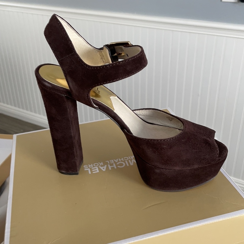 Michael Kors London open toe coffee suede heels - Picture 3 of 4